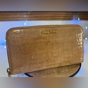 Miu Miu zippy wallet